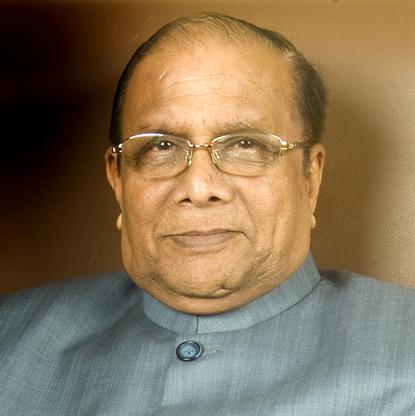 Meet the man who, at the age of 93, founded a company valued at 100,690 crore rupees after his family split.